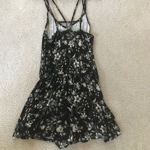 I’m selling a floral romper!